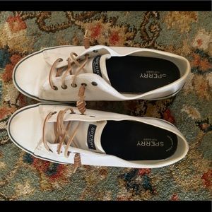 women’s size 11 sperry slip ons!!